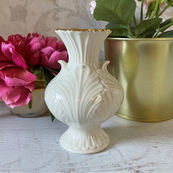 Lenox USA Elfin Collection 4.5” Bud Vase with 24k Trim - Picture 1 of 7